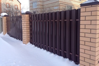 Забор из евроштакетника в шахматном порядке 30 метров фото в Электростали
