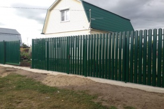 Забор из евроштакетника на ленточном фундаменте 70 метров фото в Электростали